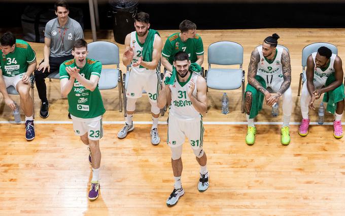 Košarkarji Cedevite Olimpije so v drugem polfinalu gladko premagali Krko. | Foto: Vid Ponikvar/Sportida