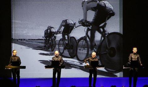 Kraftwerk iz MoME v Tate Modern