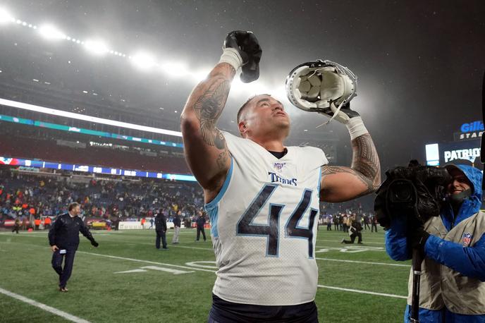 Tennessee Titans NFL | Kamalei Correa (Tennessee Titans) je tako proslavil napredovanje v četrtfinale. | Foto Reuters