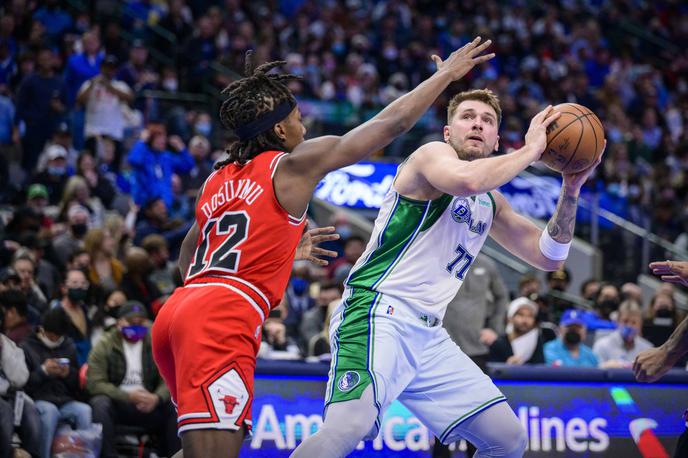 Dallas Dončić Chicago | Luka Dončić je Chicagu nasul 22 točk in imel še po 14 podaj in skokov. | Foto Reuters