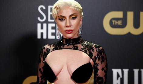 Lady Gaga je z dekoltejem pritegnila poglede