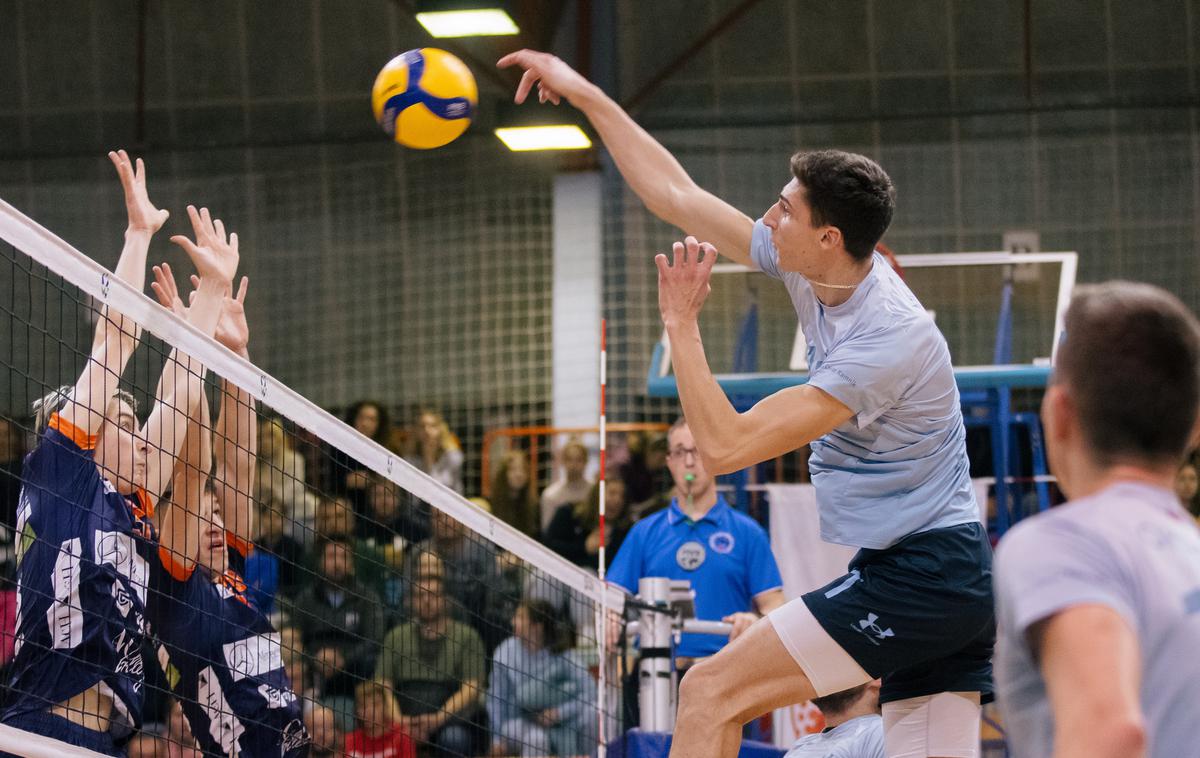 Calcit Volley ACH Volley Uroš Nikolić | Odbojkarji ACH Volleyja in Calcit Volleyja so danes obračunali na derbiju v Tivoliju. | Foto Klemen Brumec