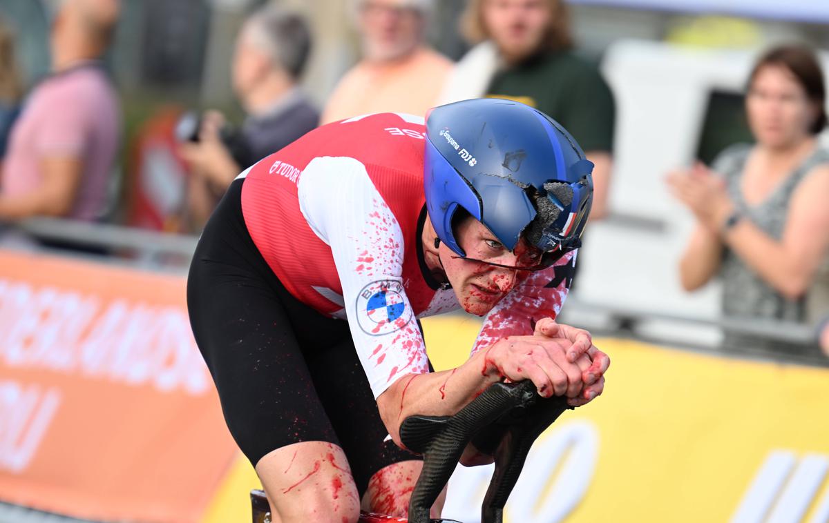 Stefan Küng | Stefan Küng je kljub grdemu padcu končal preizkušnjo. | Foto Guliverimage