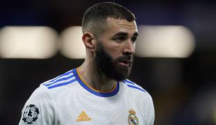 Benzema na večtedenski prisilni počitek