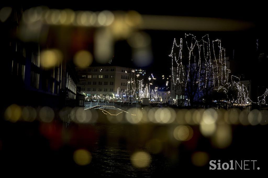 Ljubljana praznična okrasitev lučke december