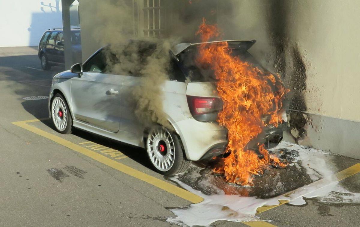 Audi A1 quattro požar | Vozilo se lahko vname, tudi ko je v mirovanju. Požar lahko naredi veliko škode na infrastrukturi okrog vozila.