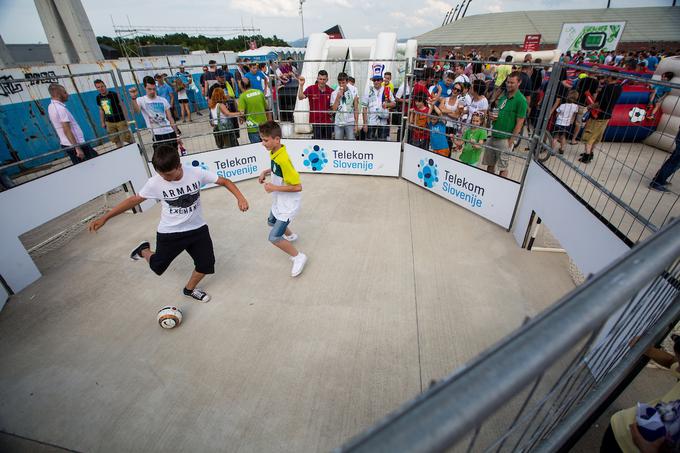 Pred dvobojem bo poskrbljeno za zabavo in nogometne užitke v posebni navijaški coni. | Foto: Grega Valančič/Sportida