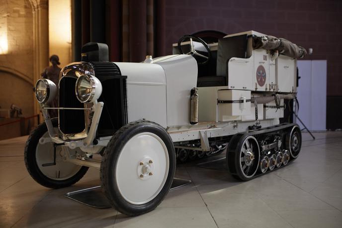 Citroen replika scarabee d'Ore | Leta 1922 in danes, ko Citroën praznuje svojo stoletnico. Puščavsko vozilo ohranja spomin na avanturistične čase avtomobilskih vizionarjev. | Foto Citroën