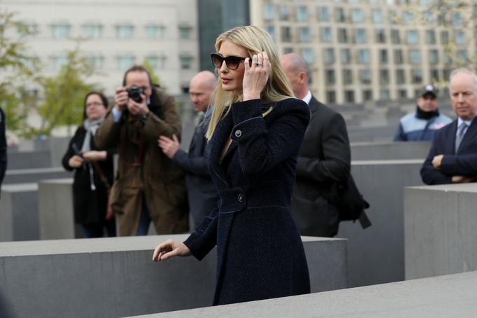 Ivanka bo še naprej pomagala očetu v Beli hiši. | Foto: Getty Images