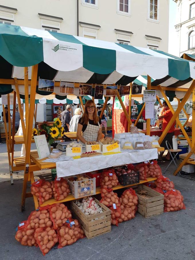 "Upam, da se bodo spletne tržnice obnesle, da bodo ljudje jedli čim bolj slovensko in da bodo s tem podpirali nas, kmete," pravi Jakopičeva | Foto: osebni arhiv/Lana Kokl