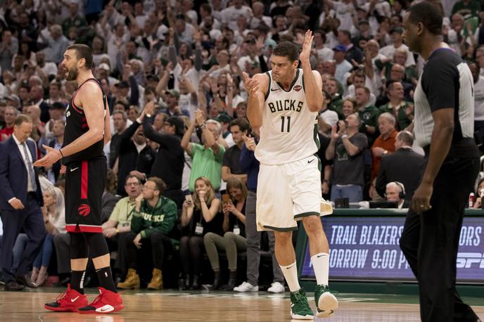 Milwaukee Toronto | Brook Lopez je navdušil z natančnim metom z razdalje. | Foto Reuters