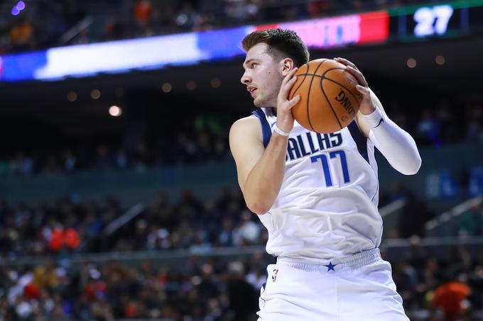 Luka Dončić se vrača po poškodbi desnega gležnja. Bo pripravljen za nastop v noči na petek proti San Antoniu? | Foto: Getty Images