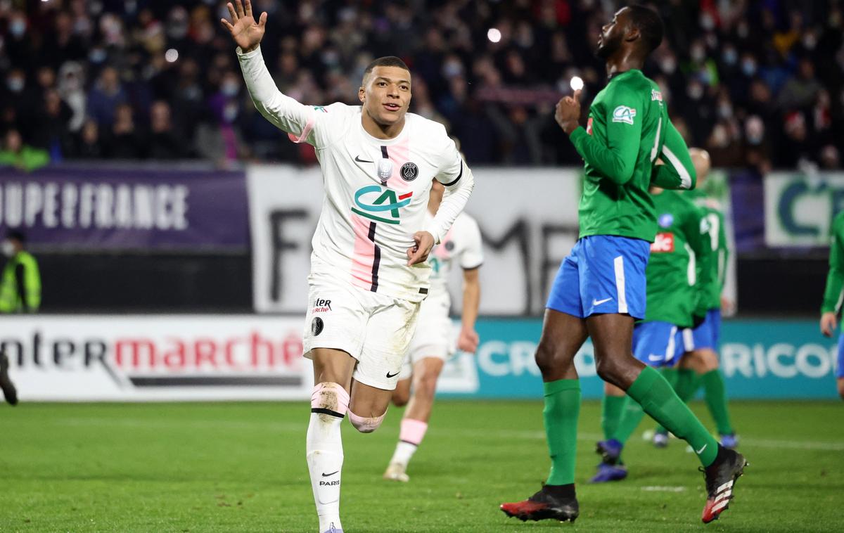 Kylian Mbappe | Kylian Mbappe je mrežo Feigniesa zatresel dvakrat. | Foto Reuters