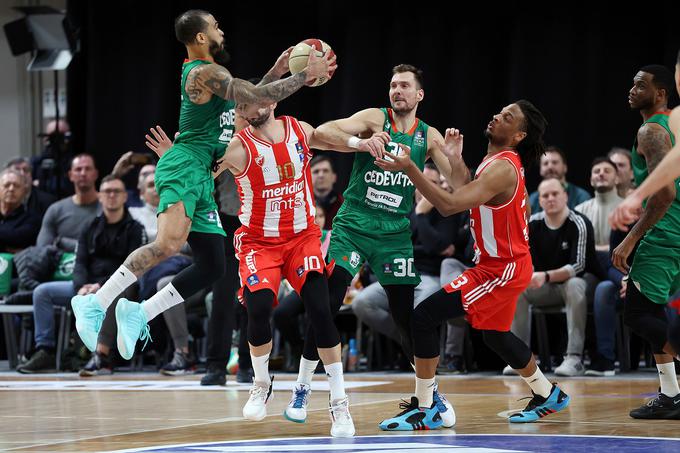 Crvena zvezda v tej sezoni v ligi ABA ni še nikdar prejela tako visoko število točk kot na gostovanju v Ljubljani. | Foto: www.alesfevzer.com