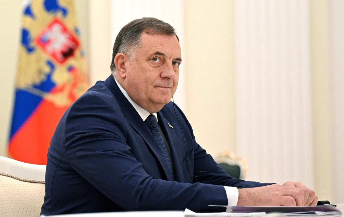 Milorad Dodik, Vladimir Putin | Milorad Dodik je v odzivu na odločitev visokega predstavnika mednarodne skupnosti v BiH dejal, da je Christian Schmidt nezakoniti visoki predstavnik, ker ga Varnostni svet ZN ni potrdil, in da njegovih odločitev ne namerava spoštovati. | Foto Reuters