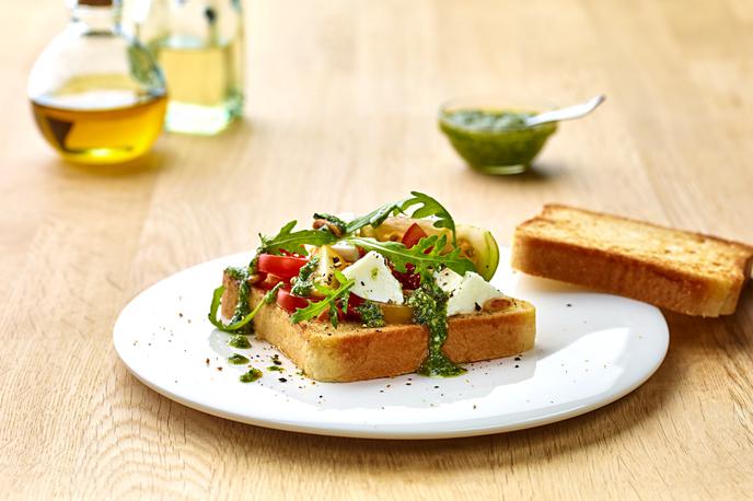 Olz caprese toast