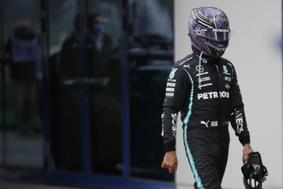 Hamilton se prepira z inženirjem, Räikkönen bruha kletvice