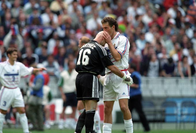 Poljub za srečo, ki je Francijo pospremil leta 1998 do naslova svetovnega prvaka. V glavnih vlogah sta bila kapetan Laurent Blanc in vratar Fabien Barthez. | Foto: Guliverimage/Vladimir Fedorenko