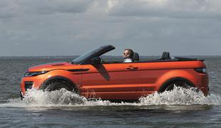 Land rover evoque cabriolet – pionir brez strehe v pol metra globoko vodo