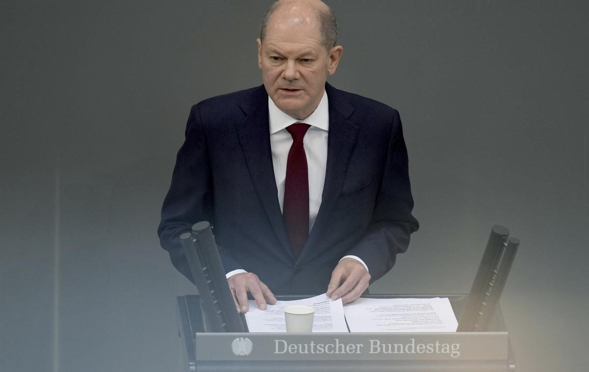 Olaf Scholz | "Pod nobenim pogojem ne bomo poslali kopenskih enot. Rekel sem, da ne bo neposredne vpletenosti Natovih vojakov v ukrajinsko vojno. Tega ni bilo do zdaj in tudi v prihodnje ne bo. In na to se lahko vsi zanesejo," je dejal Scholz. | Foto Guliverimage