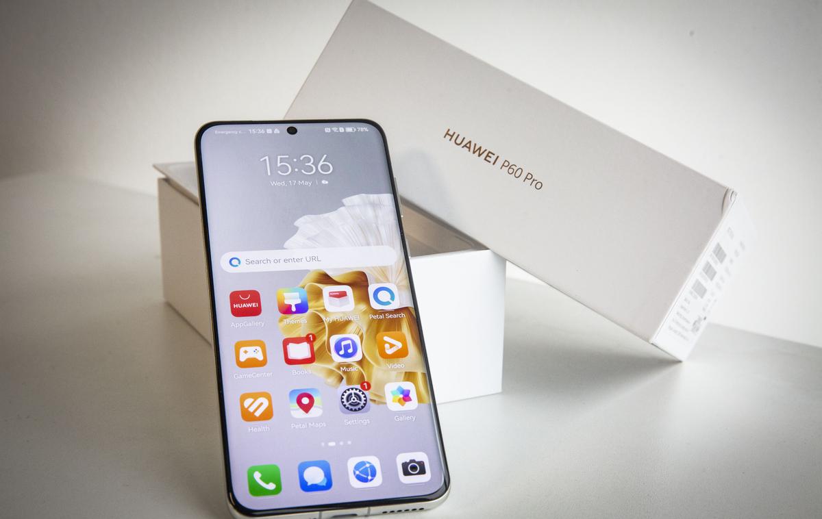 Huawei P60 Pro | Pametnemu telefonu Huawei P60 Pro je priložen hitri polnilec, kar danes ni več samoumevno. | Foto Bojan Puhek