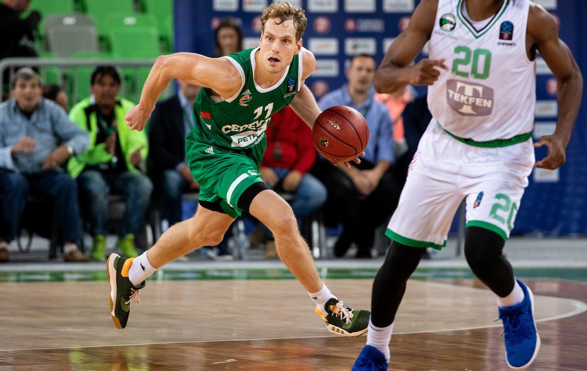 Cedevita Olimpija : Darušafaka, evropski pokal, eurocup | Košarkarji Cedevite Olimpije na čelu s kapetanom Jako Blažičem še lovijo prvo zmago v Evropi. | Foto Vid Ponikvar/Sportida