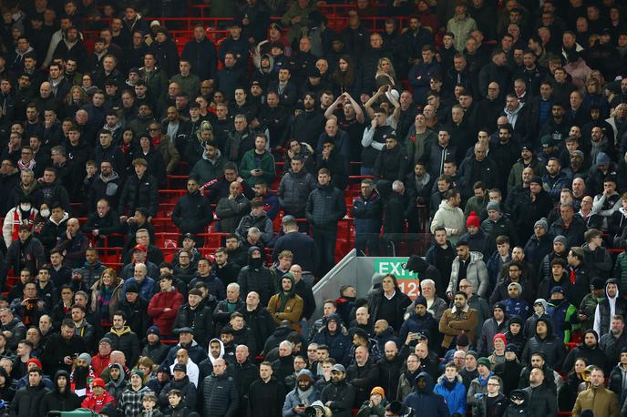 Manchester United navijači | Navijači Manchester Uniteda so predčasno zapuščali Anfield. | Foto Guliverimage