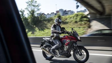 Motorist proti Bohinju s 172 kilometri na uro