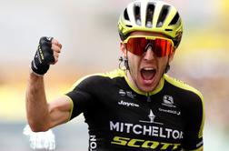 Britanec in Mitchelton-Scott še naprej z roko v roki