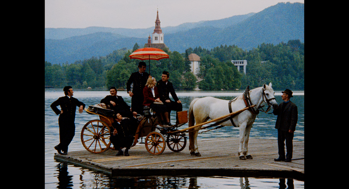 Izsek iz filma Slike iz življenja udarnika režiserja Bate Čengića in direktorja fotografije Karpa Godine iz leta 1972, ki ga bo Slovenska kinoteka digitalno restavriranega prikazala 30. novembra. | Foto: Karpo Godina/Arhiv Slovenske kinoteke