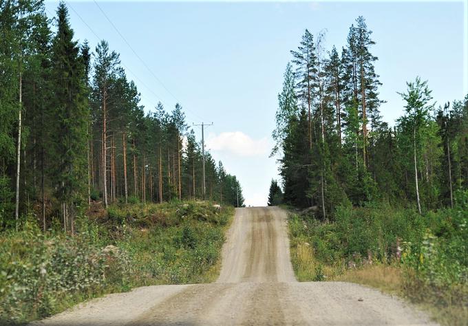 Ouninpohja je resnično pravi makadamski "rollercoaster" ... | Foto: Gregor Pavšič