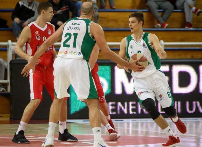 Miha Škedelj je pri 19 letih že eden od nosilcev igre pri Krki. | Foto: ABA liga