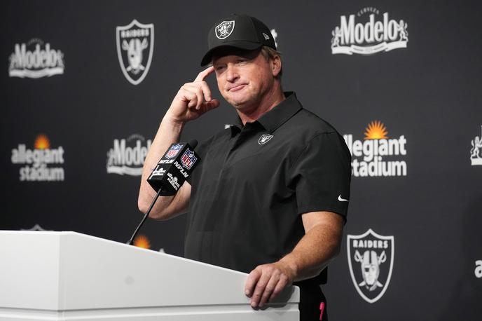 Jon Gruden | Jon Gruden prosi za odpuščanje. | Foto Guliverimage