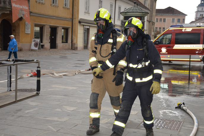 Gasilci | V Tuhinjski dolini je brez elektrike ostalo okoli 1.500 odjemalcev. 