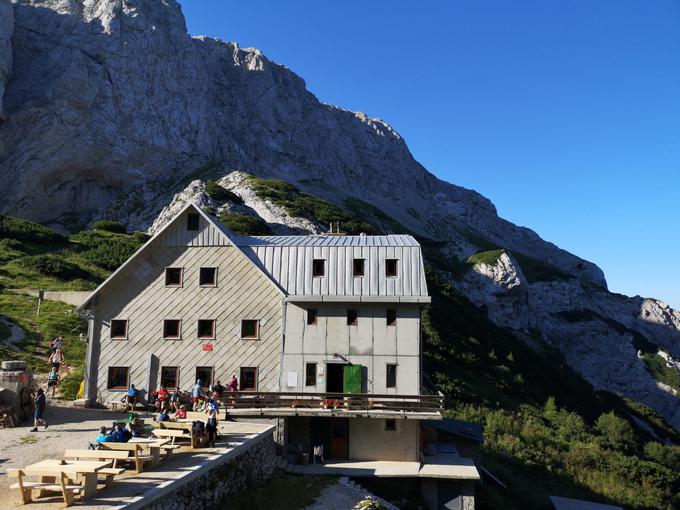 Cojzova koča na Kokrskem sedlu. | Foto: Matej Podgoršek