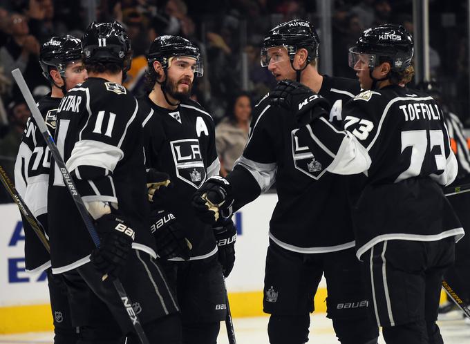 Los Angeles Kings v drugi polovici rednega dela čaka srdit boj za končnico. | Foto: Reuters