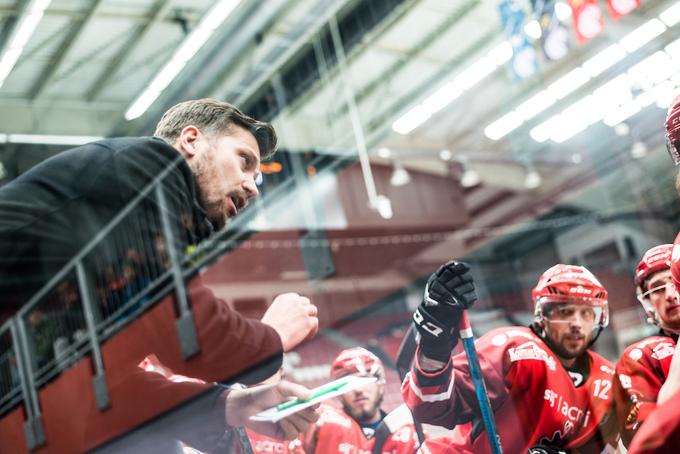 "Na Jesenicah sem se povsem našel v trenerski vlogi. Počutil sem se, kot bi prišel na nek domač teren, na delovno mesto, ki mi je pisano na kožo." | Foto: Peter Podobnik/Sportida