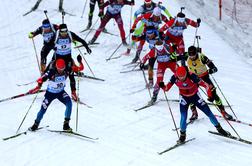 Popoln ruski dan v Oberhofu, do zmage še moška štafeta, Slovenci 9.