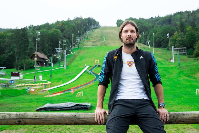 Nekdanji reprezentant se je umaknil iz javnega življenja. Za razliko od večine soigralcev ni prisoten na socialnih omrežjih. | Foto: Vid Ponikvar