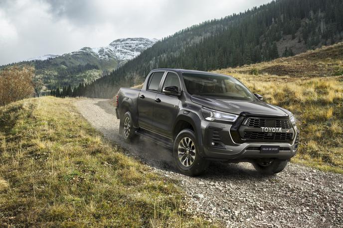 Toyota hilux GR sport | Največje kozmetične spremembe, ki jih prinaša GR sport, so vidne na sprednji maski. | Foto Toyota