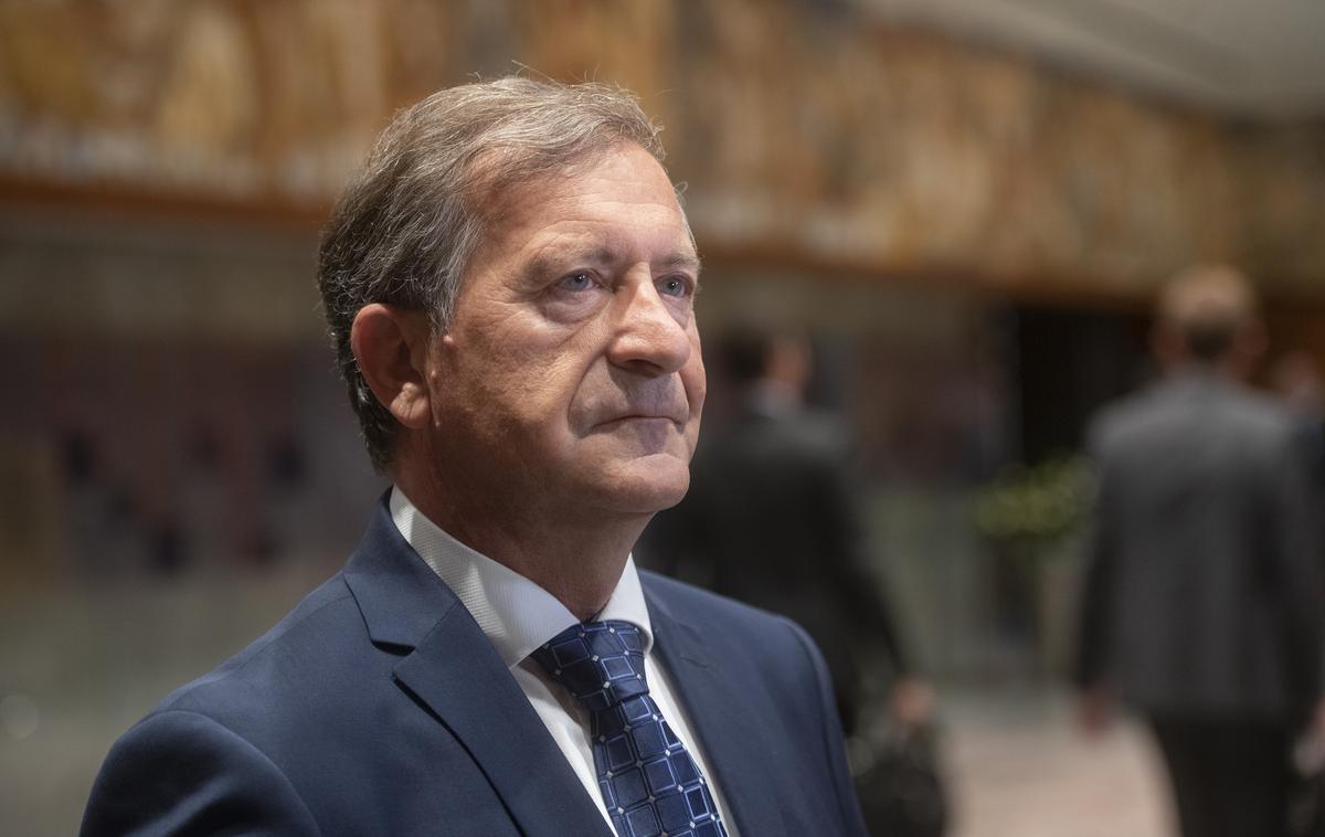 Interpelacija Karl Erjavec | Nato je "najmočnejše politično in vojaško zavezništvo na svetu" in "naša zavezanost skupni obrambi, sodelovanju in skupnim vrednotam je naše najmočnejše orodje", je dejal Karl Erjavec v uvodnem govoru. | Foto STA