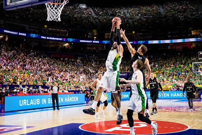 Litva Jonas Valanciunas | Litovci so se po porazu z Nemci pritožili. | Foto Guliverimage