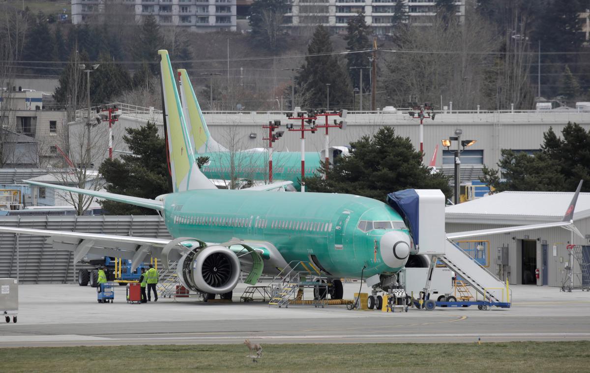 boeing 737 max 8 | Eden izmed boeingov 737 max 8 pred poslopjem Boeinga v ZDA | Foto Reuters