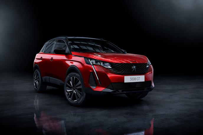 Peugeot 3008 | 3008 je povzel vizualno podobo, ki so jo predstavili z modelom 2008. Postal je bolj drzen in atraktiven. | Foto Peugeot