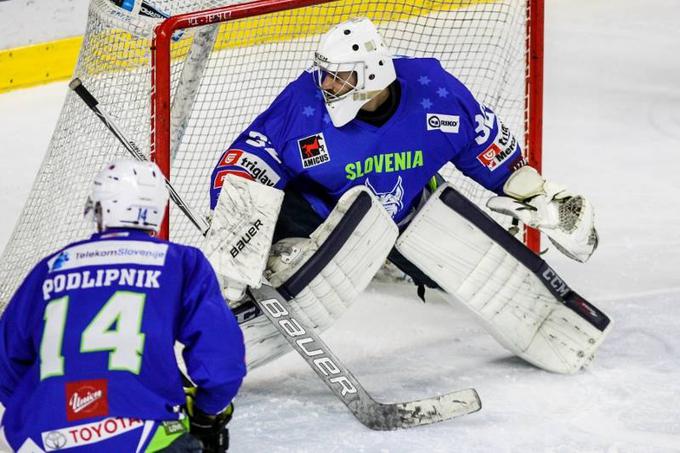 Slabost Slovenije vidijo pri vratarjih ... | Foto: HZS/Drago Cvetanovič