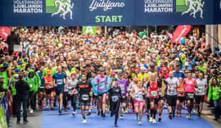 Ljubljanski maraton kljub dežju in volitvam pritegnil skoraj 14 tisoč tekačev #video