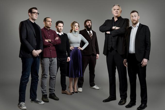 V drugi sezoni šova se bodo med seboj pomerili ter nas pri tem neznansko zabavali Jon Richardson, Richard Osman, Joe Wilkinson, Katherine Ryan in Doc Brown, nad njimi pa bosta seveda znova bdela Greg Davies in Alex Horne. | Foto: Avalon | Foto: 