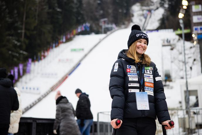 Nika Vodan | Nika Vodan je sezono zaradi poškodbe kolena končala predčasno. Bergle bodo še nekaj časa njene spremljevalke. | Foto Grega Valančič