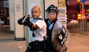 Obtožnice proti 44 protestnikom v Hongkongu sprožile nove proteste #video