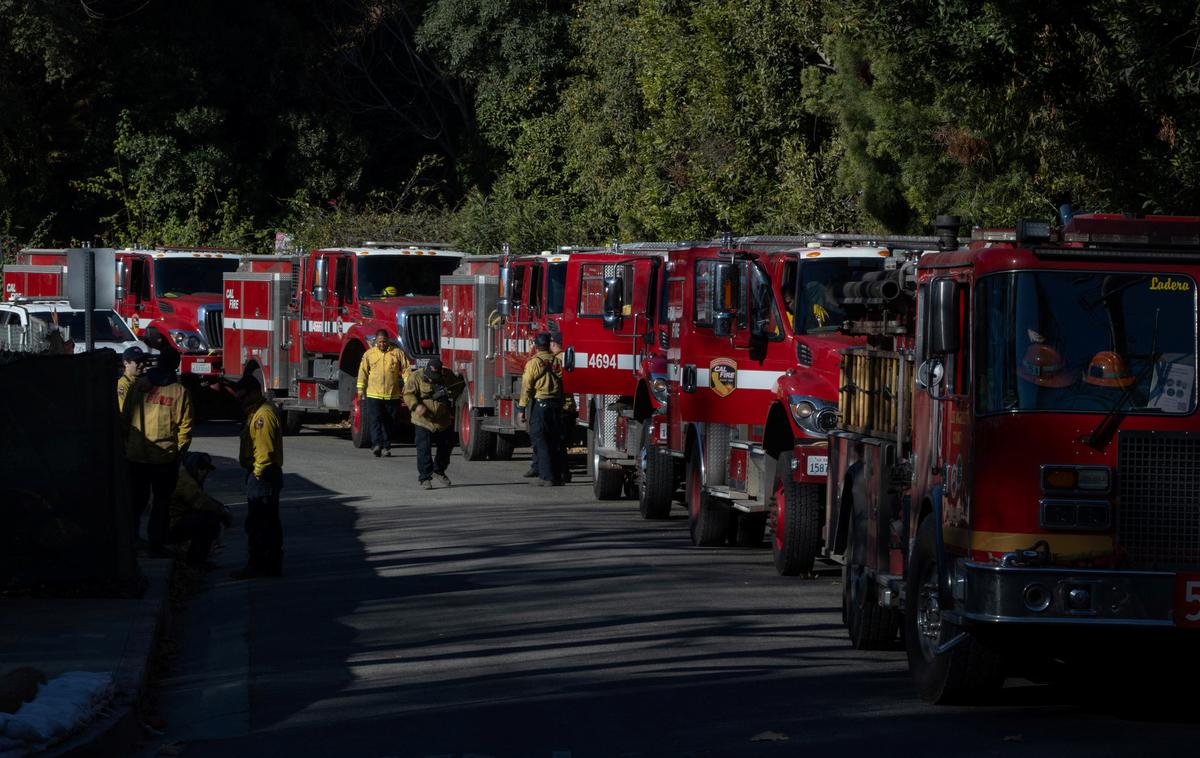 Los Angeles, požari | Ogenj je v večmilijonskem Los Angelesu doslej terjal najmanj 24 življenj, še 23 oseb je pogrešanih. Uničenih ali poškodovanih je bilo okoli 12 tisoč objektov. | Foto Reuters